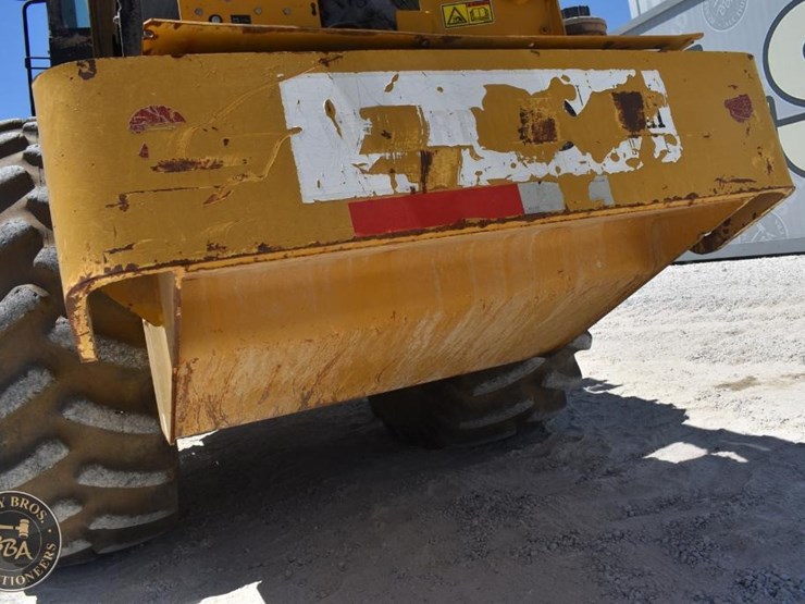 2012-caterpillar-cp56-image-37