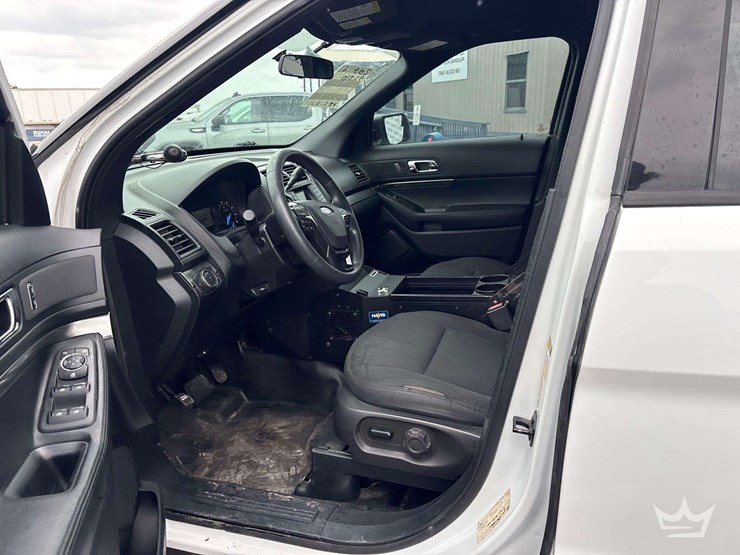 2019-ford-explorer-image-12