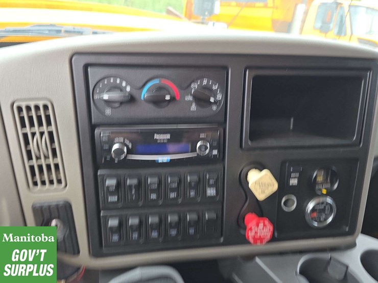 2011-international-workstar-7600-image-23