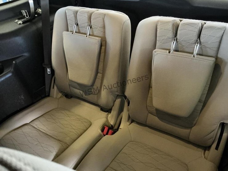 2013-ford-explorer-image-25