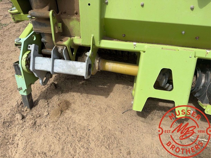 2014-claas-380-image-13