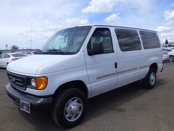 2007-ford-econoline-350-image-1