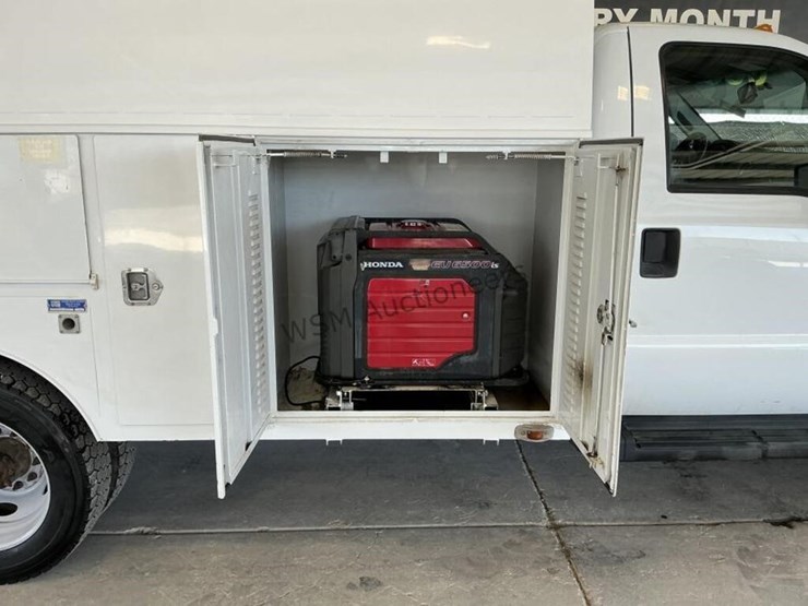 2014-ford-f550-image-8