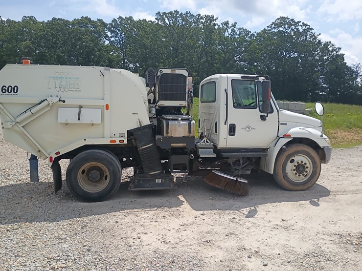 2015-international-durastar-4300-image-11