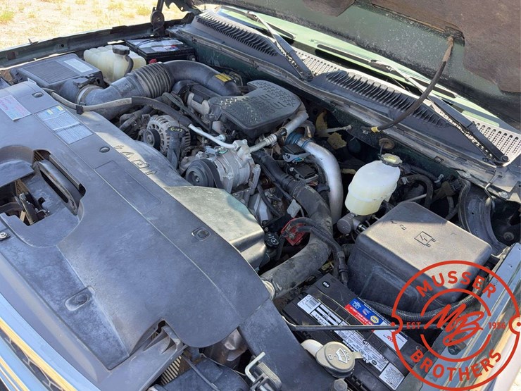 2005-chevrolet-silverado-3500-ls-image-13