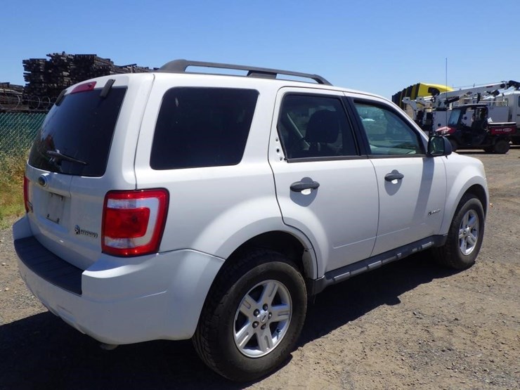 2009-ford-escape-image-3