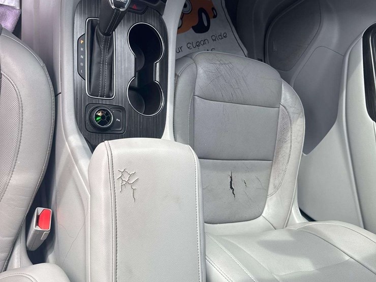 2018-gmc-acadia-image-14