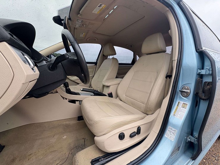 2012-volkswagen-passat-se-diesel-4-door-sedan-(172,508-miles)-image-15