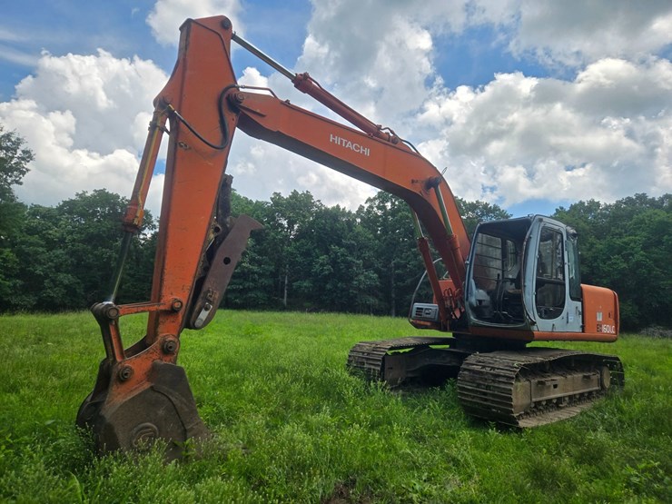 hitachi-ex160-lc-image-2