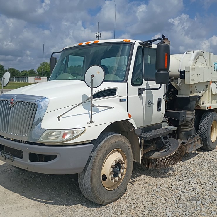 2015 INTERNATIONAL DURASTAR 4300