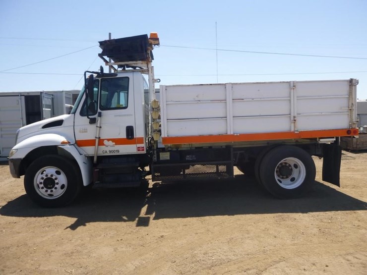 2006-international-durastar-4300-image-6