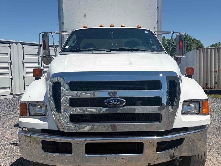2015-ford-f750-image-2