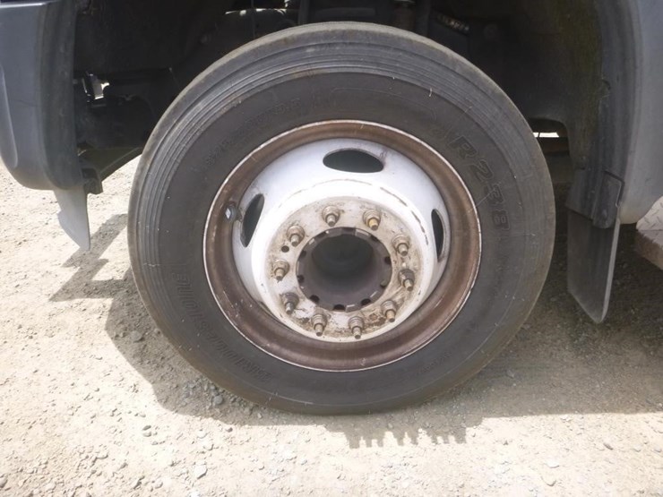 2015-ford-f550-image-14