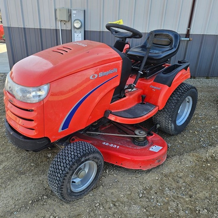 #5032 • Simplicity Conquest Lawn Tractor