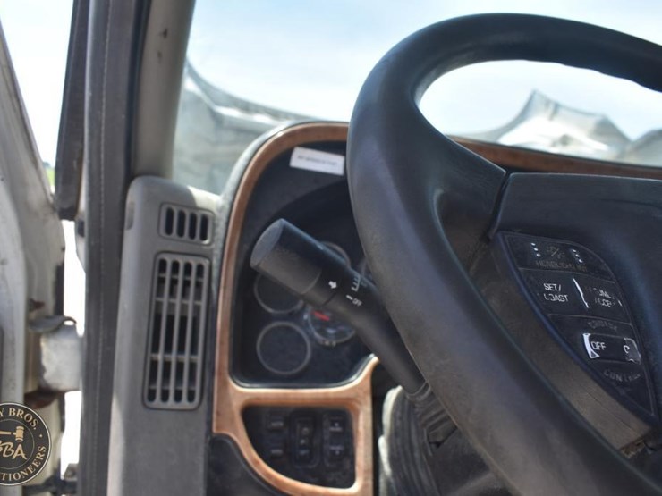 2010-international-prostar-image-43