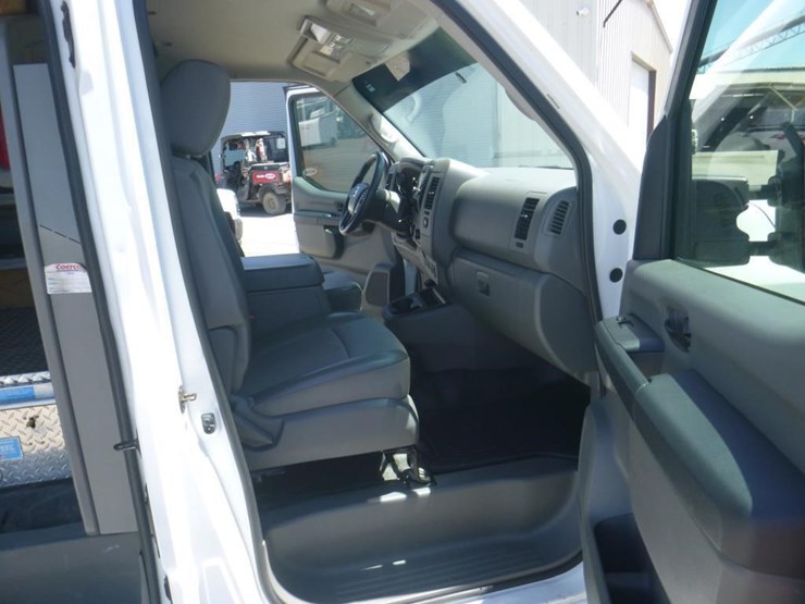 2018-nissan-nv2500-image-6