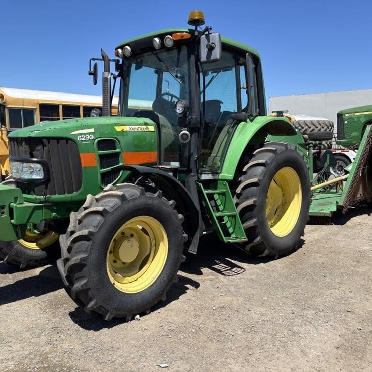 JOHN DEERE 6230