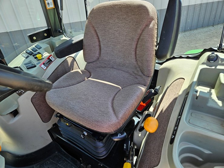 john-deere-3520-image-28