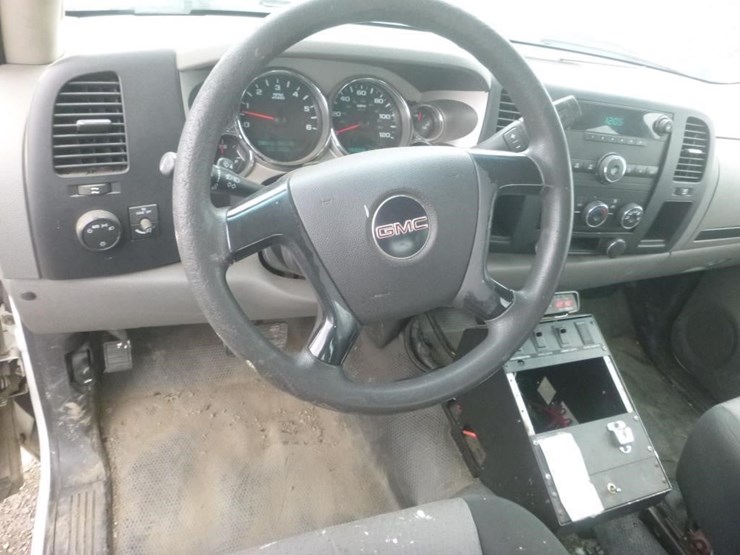 2008-gmc-3500-image-12