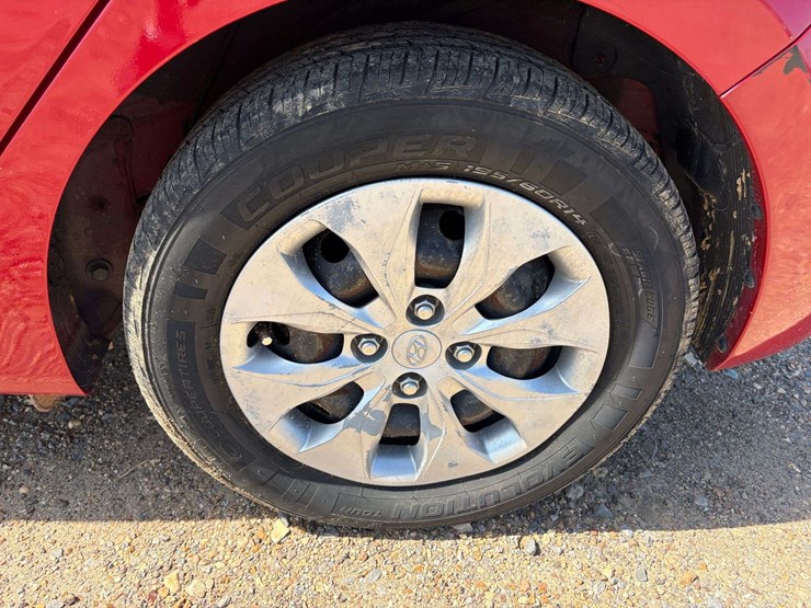2017-hyundai-accent-4-door-hatchback-(116,839-miles)-image-8