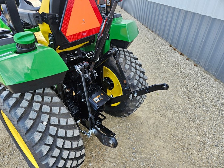 john-deere-2032r-image-20