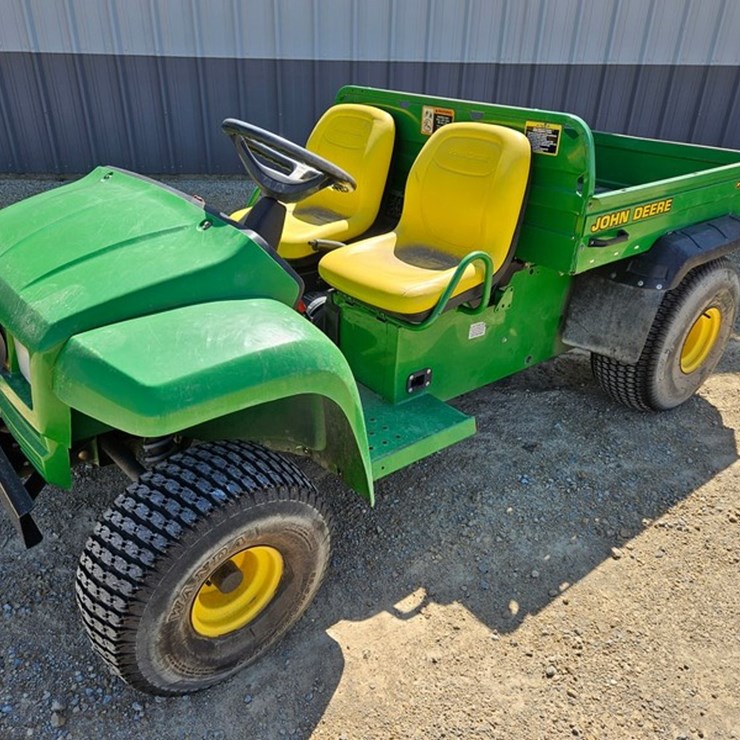 JOHN DEERE GATOR