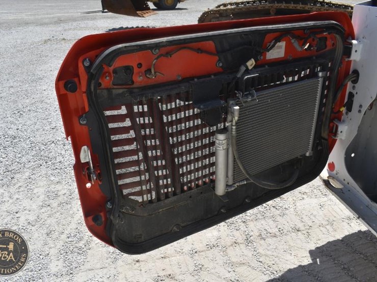 2023-bobcat-t76-image-39