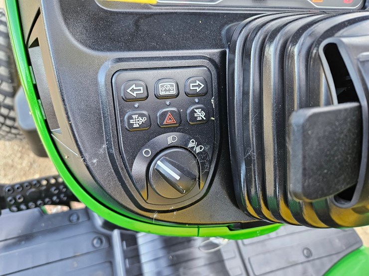 john-deere-2032r-image-37
