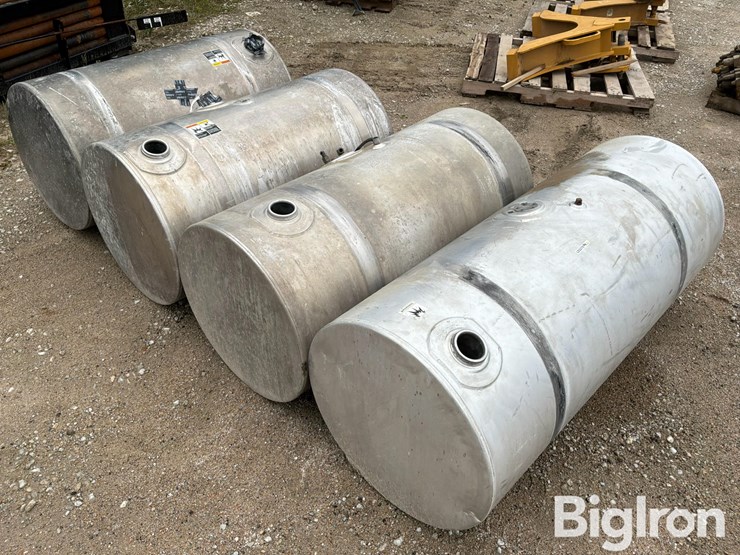truck-tractor-fuel-tanks-image-11