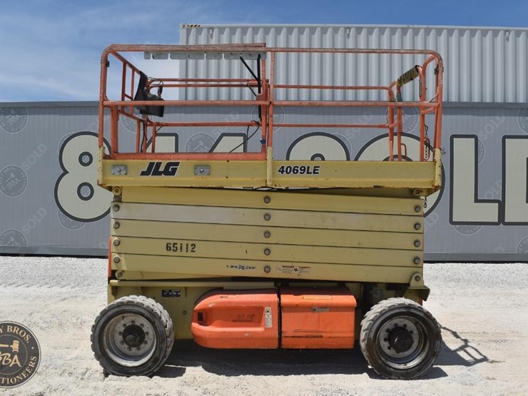 2012-jlg-m4069le-image-2