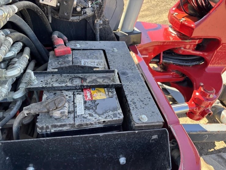 2016-takeuchi-tb240-image-42