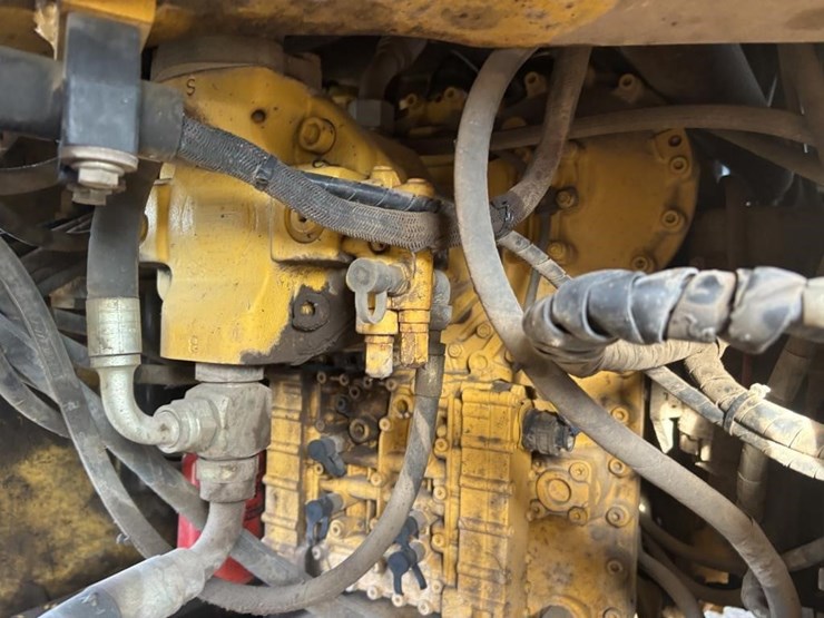 2005-deere-624j-image-27