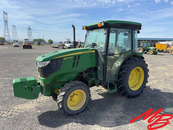 2023-john-deere-5075gn-image-1