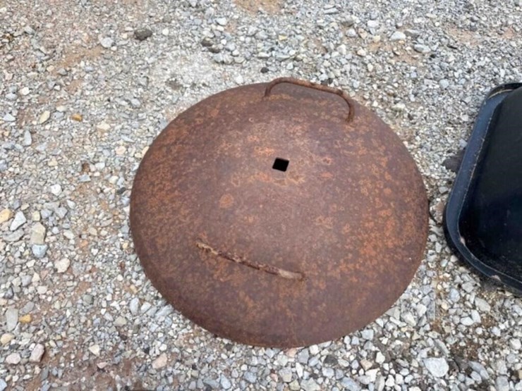2---cast-iron-pots,-see-description-image-5