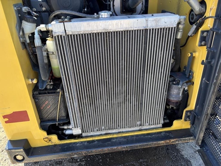 2018-yanmar-s220r-image-41