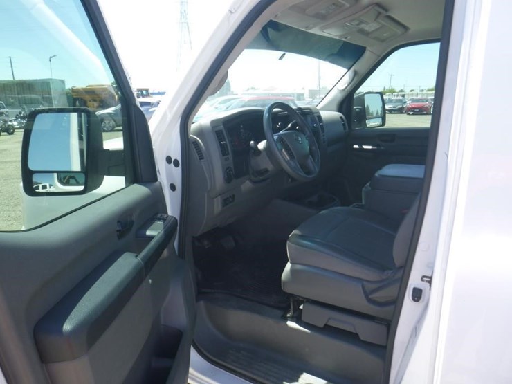 2018-nissan-nv2500-image-5