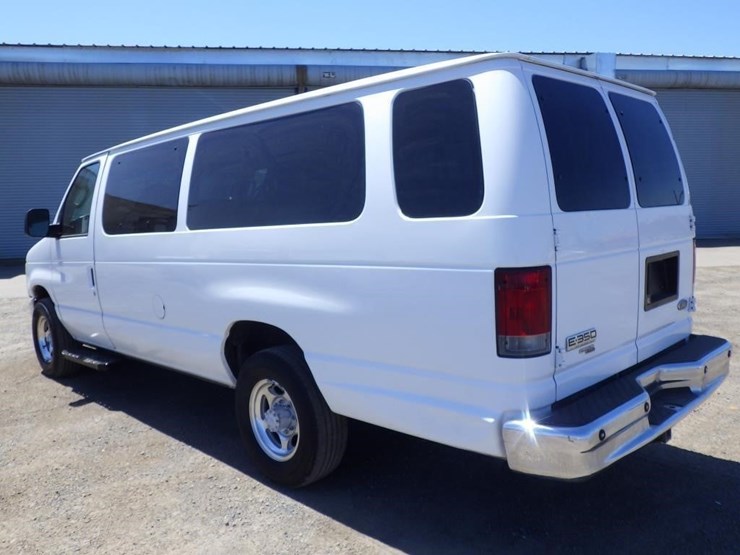 2008-ford-econoline-350-image-4