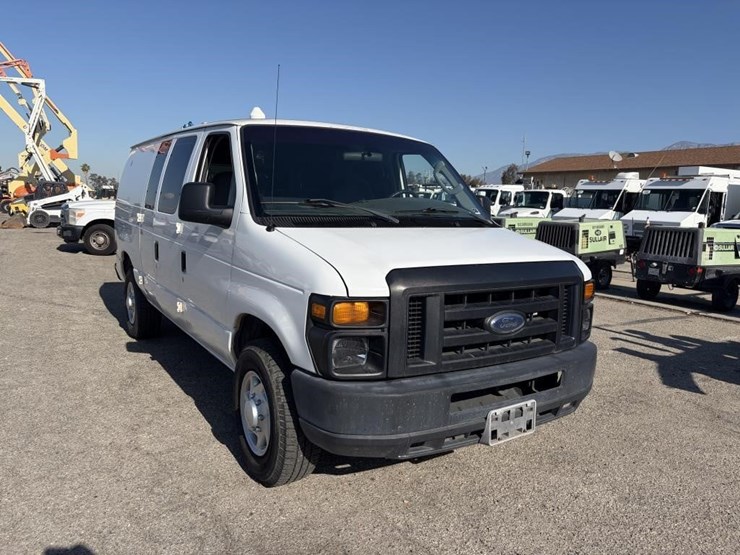2008-ford-e350-sd-image-2