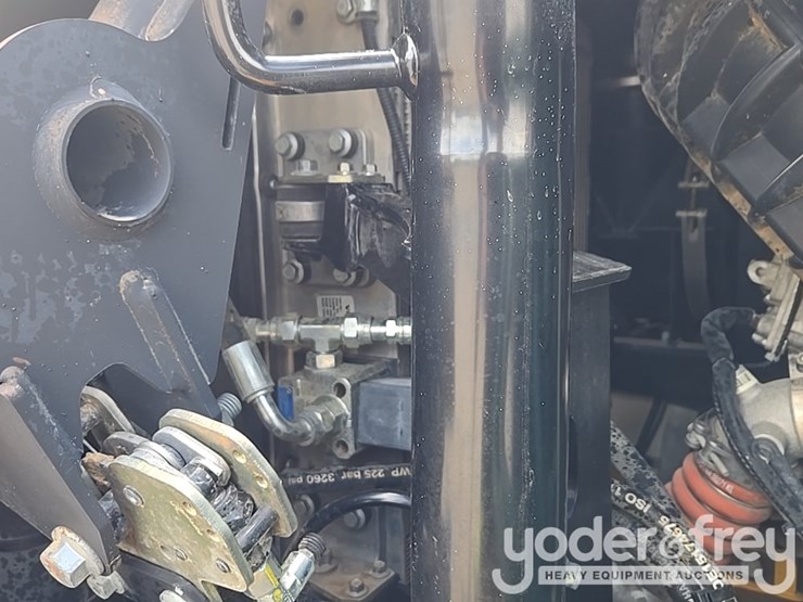 2021-volvo-a25g-image-44
