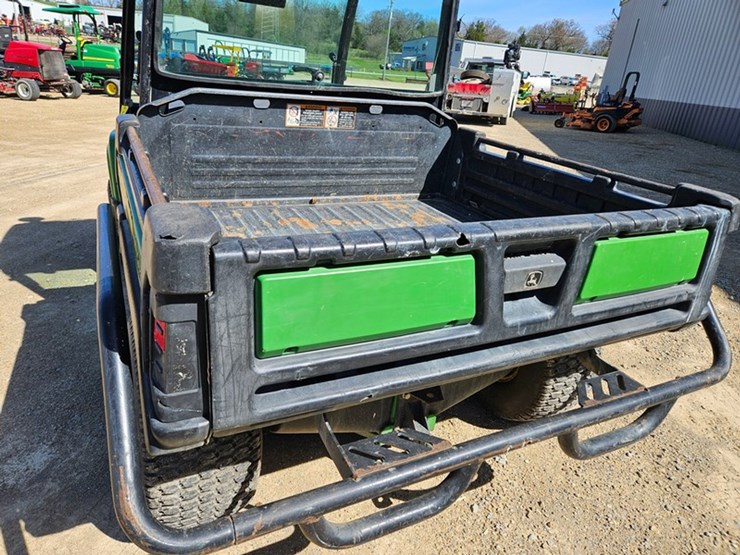 john-deere-gator-image-15