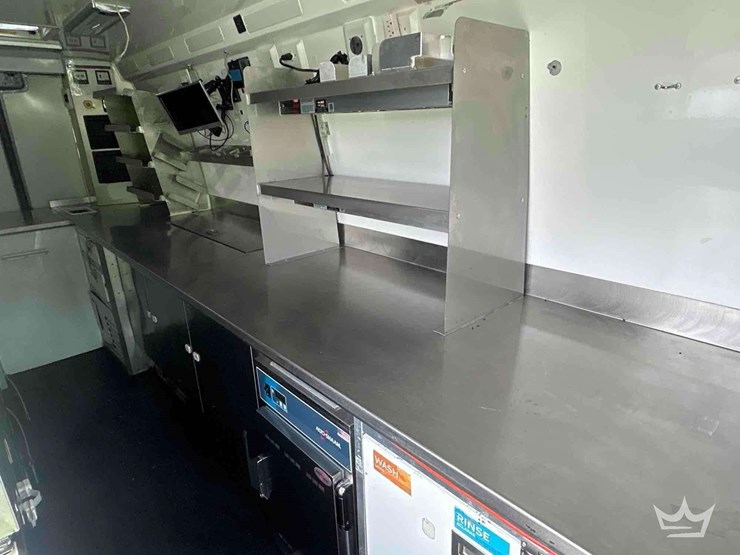 2021-mercedes-benz-sprinter-4500-image-19