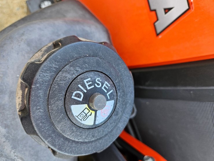 kubota-zd326s-image-18