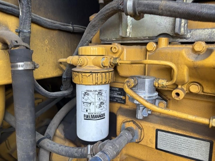 2005-deere-624j-image-47