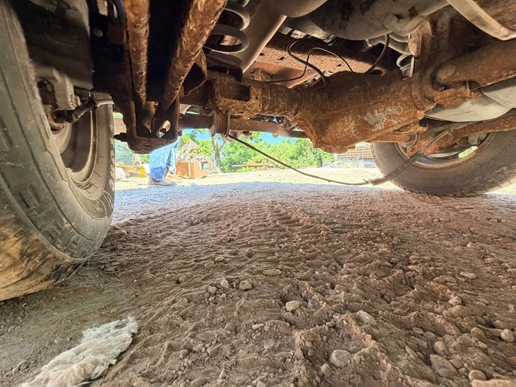 2002-chevrolet-tahoe-image-113