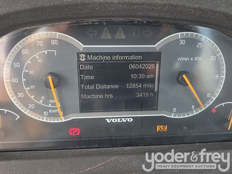 2023-volvo-a25g-image-61