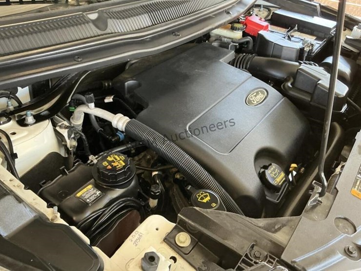 2013-ford-explorer-image-12