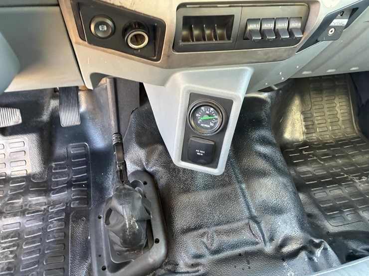 2016-ford-f650-xlt-image-17