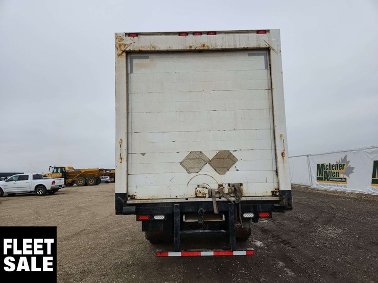 2004-international-durastar-4300-image-7