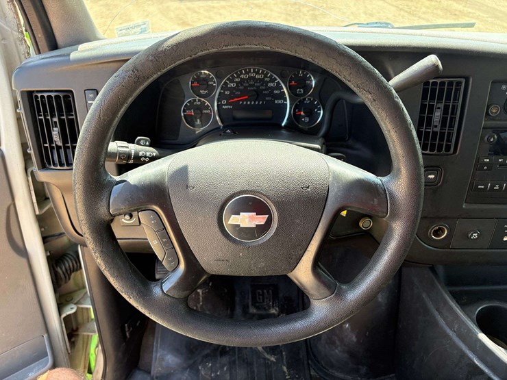 2009-chevrolet-express-3500-image-14