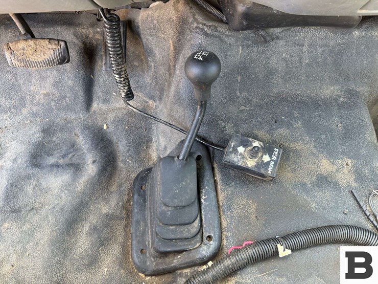 2004-ford-f550-image-38